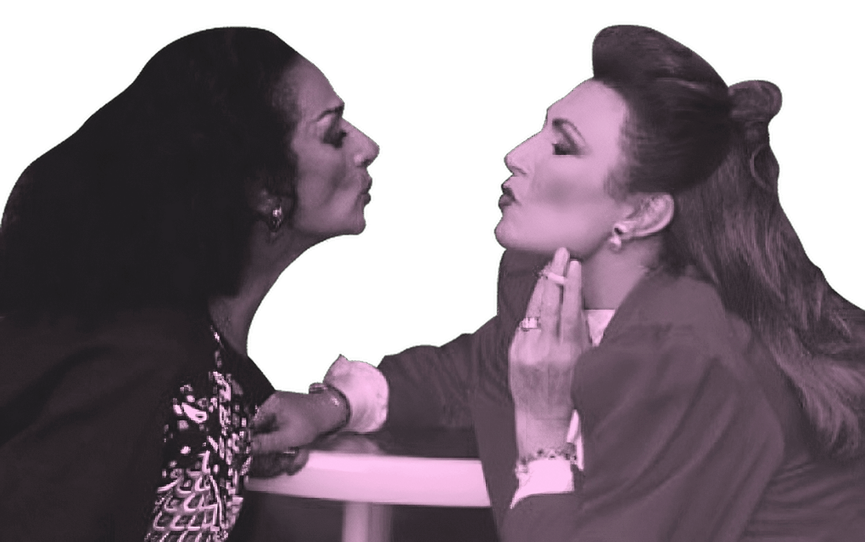 BESO-LOLA-FLORES-ROCIO-JURADO